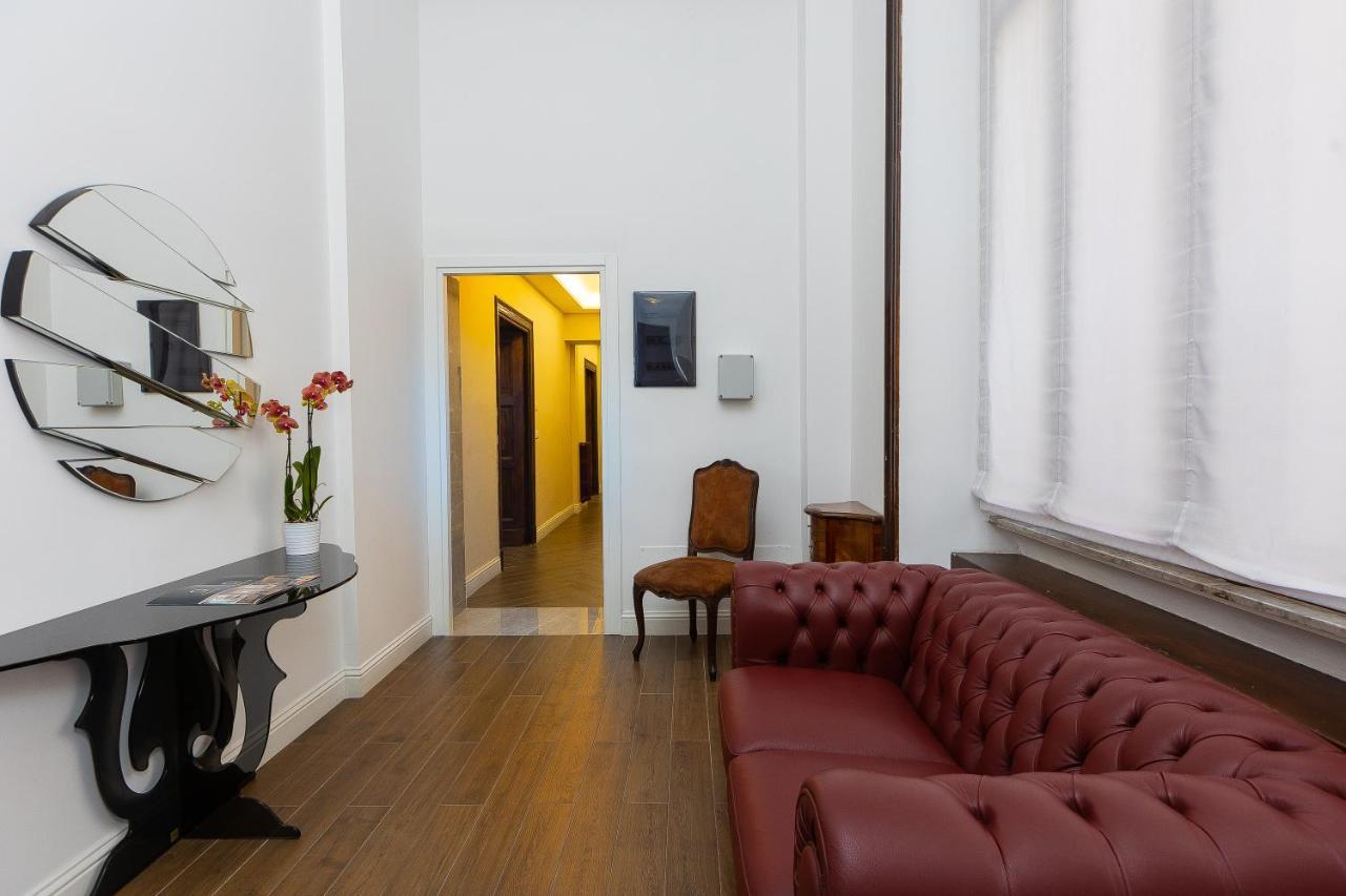 Spa Apartment Via Barberini Рим Екстер'єр фото